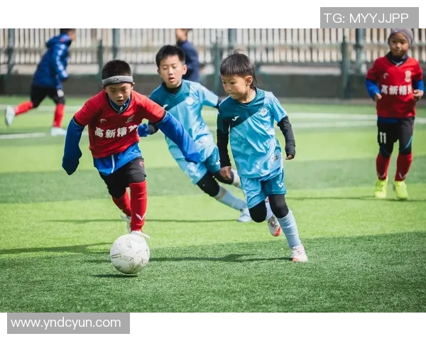 东枫足球:激情与梦想交织的绿茵场上追逐未来的希望与荣耀 东枫足球:激情与梦想交织的绿茵场上追逐未来的希望与荣耀