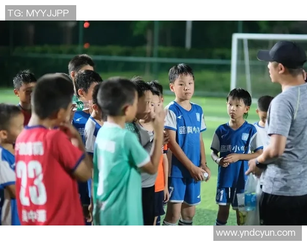 裂蹄足球的魅力与挑战探讨如何在这项独特运动中实现团队合作与个人成长 裂蹄足球的魅力与挑战探讨如何在这项独特运动中实现团队合作与个人成长